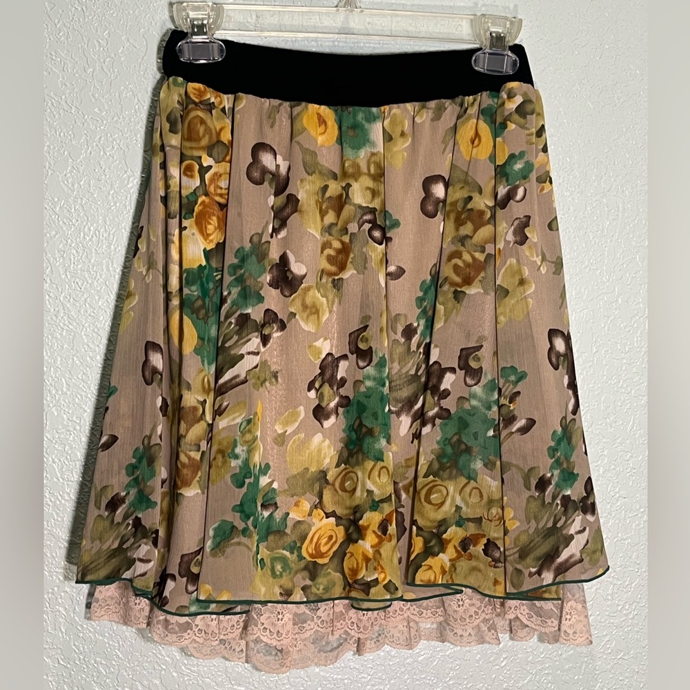 HONEY’S Japan Beautiful Gray Floral Sheer Chiffon Skirt w/Lace Hem Under Size XS